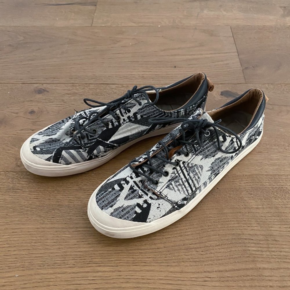 Reef Sneakers